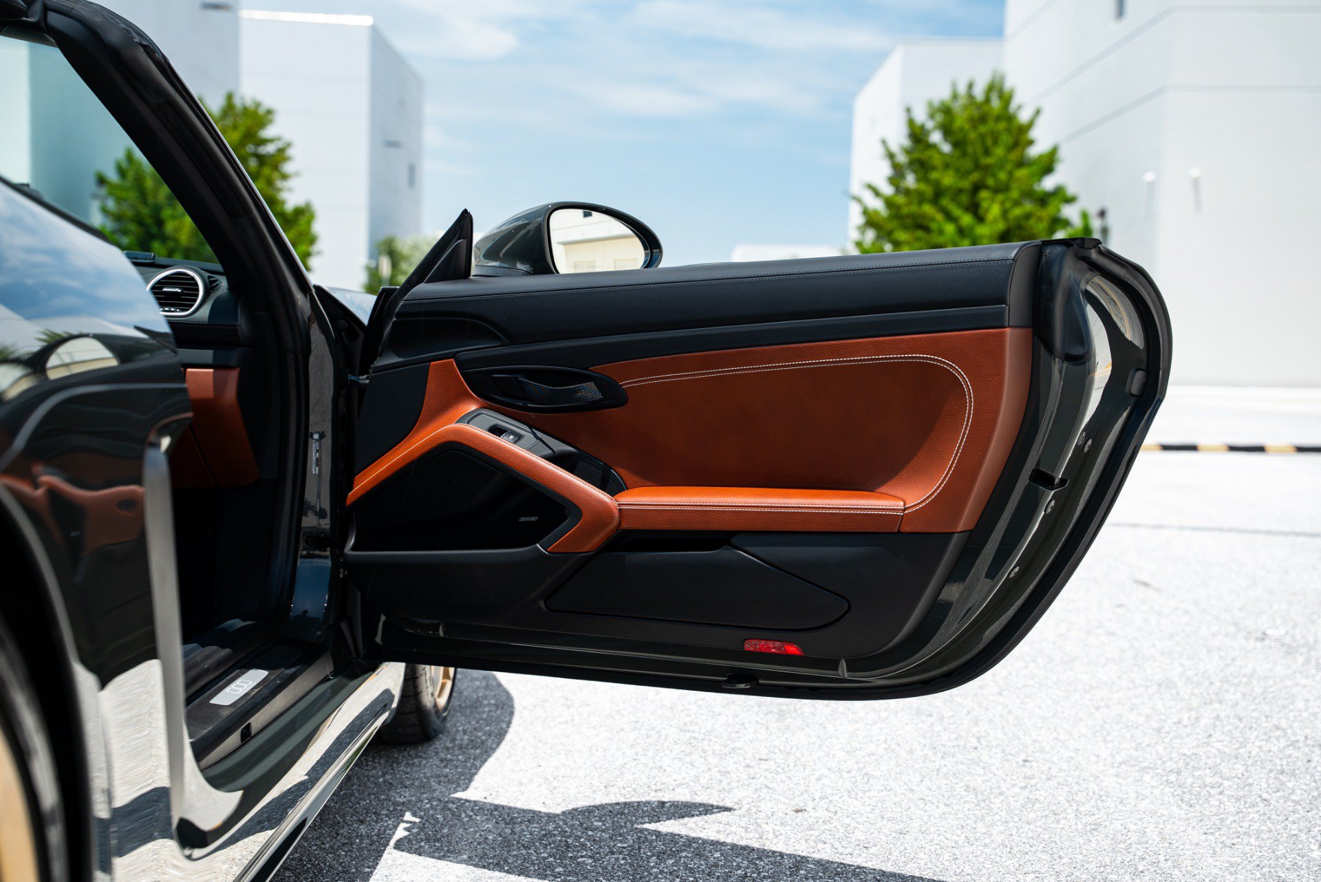 Used 2023 Porsche 718 Boxster Spyder RWD image 19