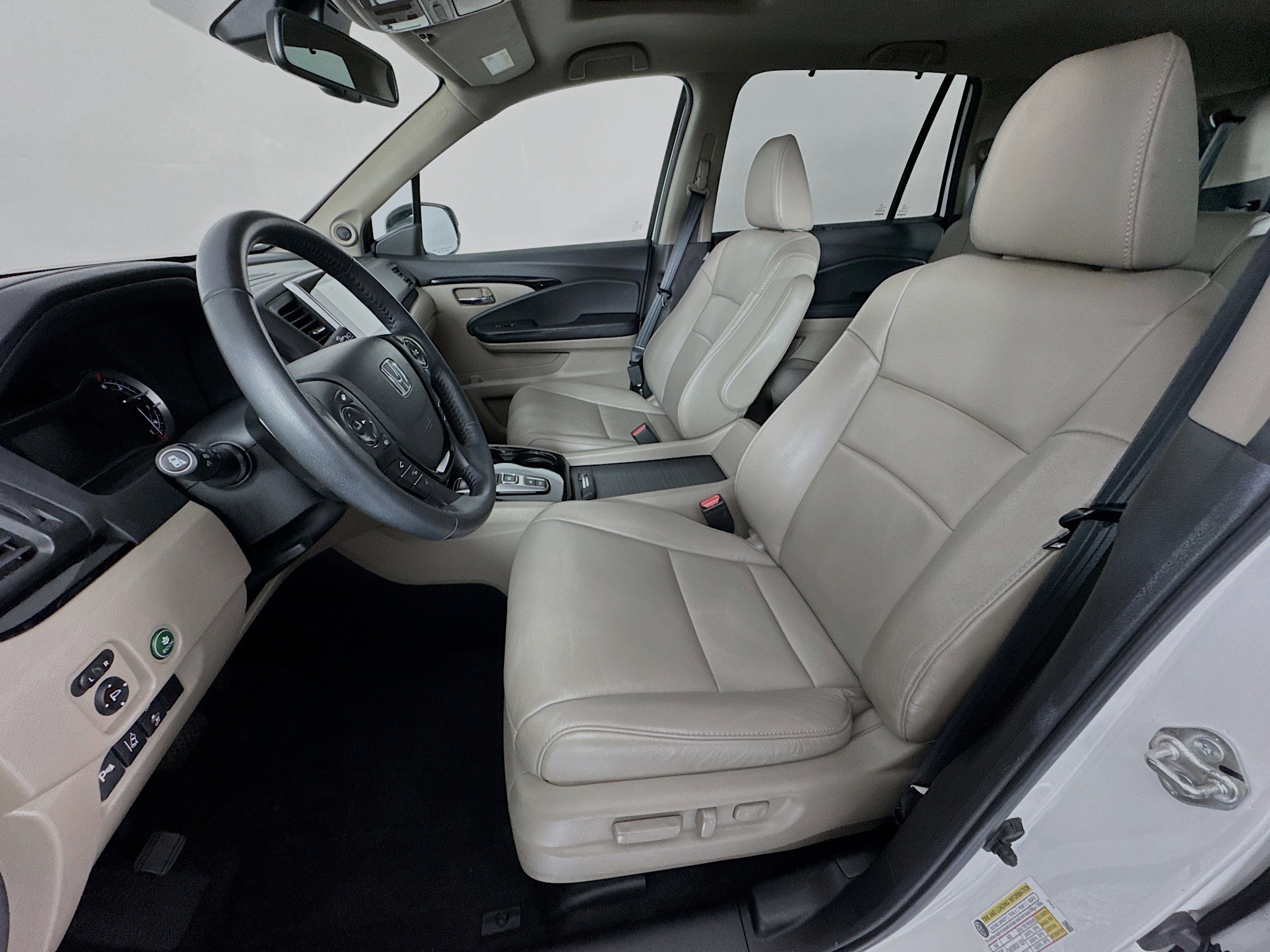 Certified 2018 Honda Pilot Touring image 21
