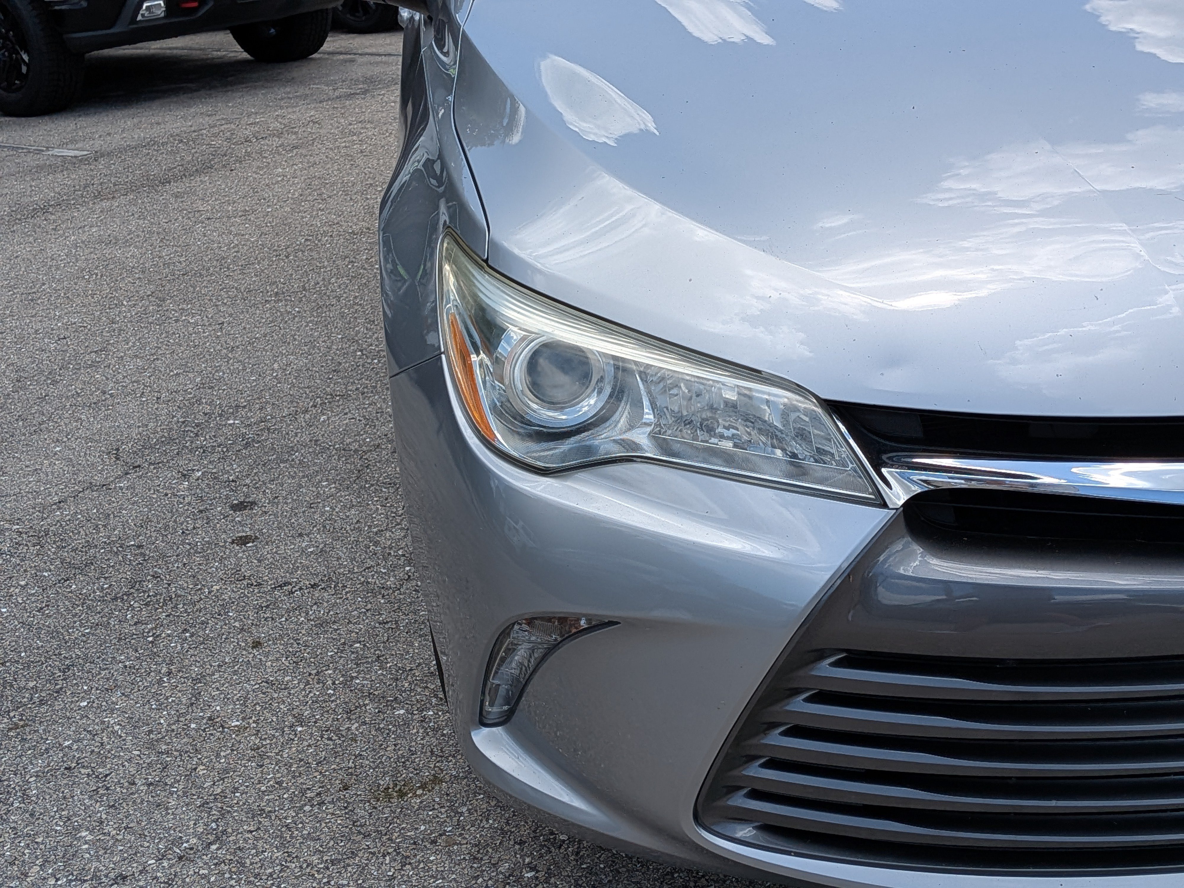 Used 2015 Toyota Camry XLE w/ Moonroof Package FWD image 9