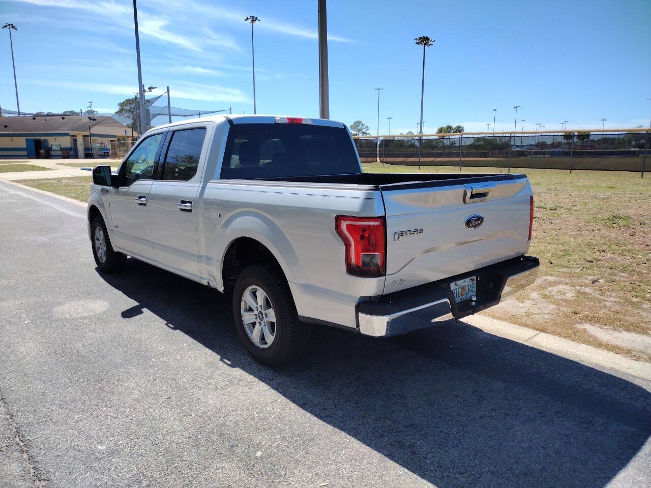 Used 2015 Ford F150 XLT RWD image 5