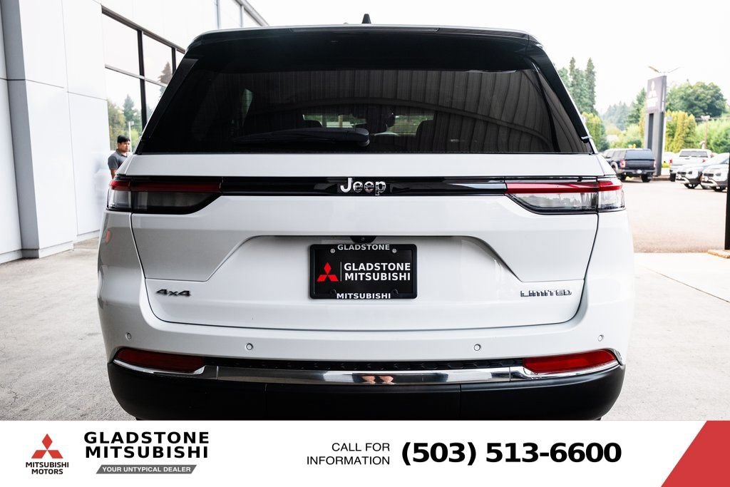 Used 2023 Jeep Grand Cherokee Limited AWD/4WD image 6