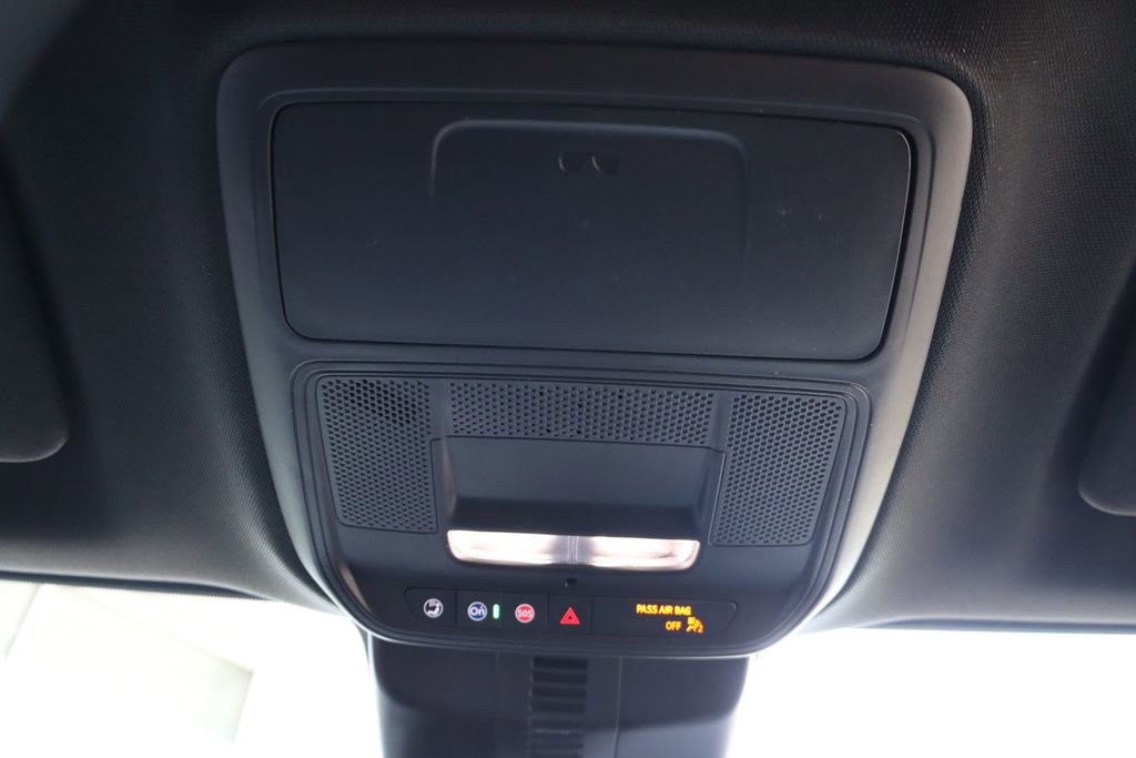 Used 2025 GMC Acadia AT4 w/ LPO, Floor Liner Package AWD/4WD image 17