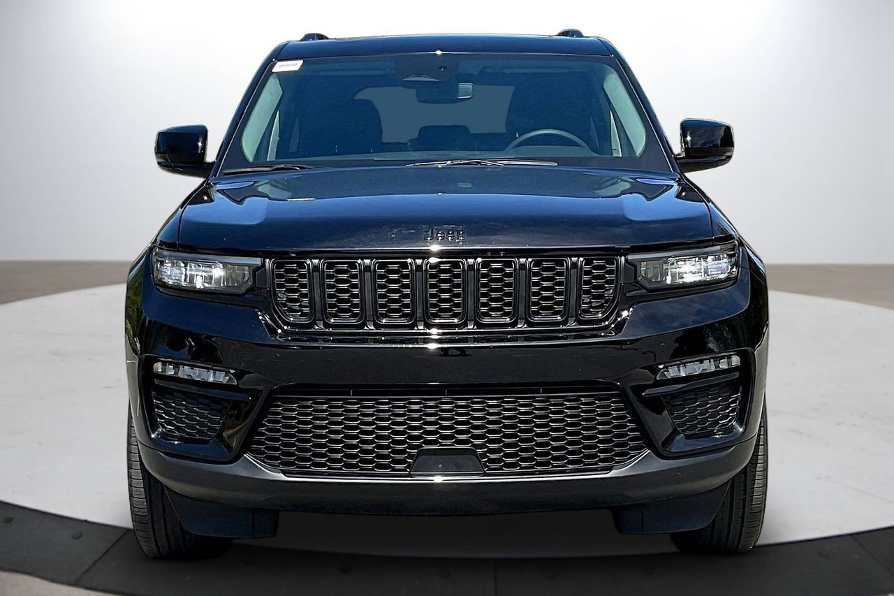 Used 2023 Jeep Grand Cherokee Limited w/ Black Appearance Package image 3