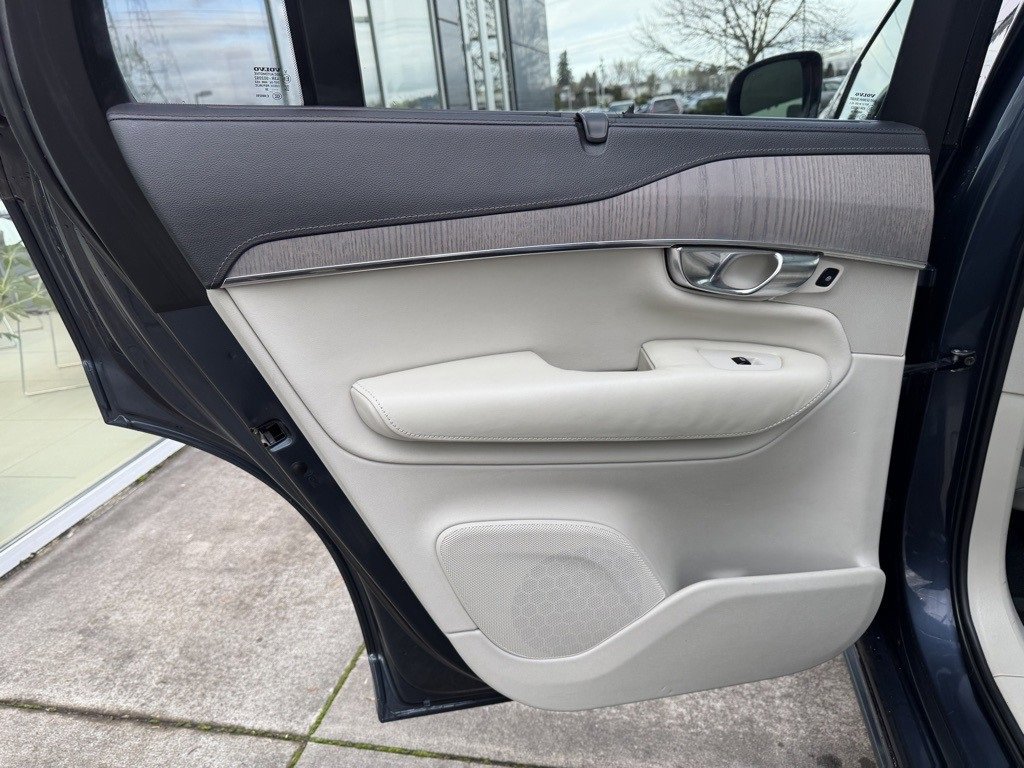 Used 2020 Volvo XC90 T8 Inscription image 30