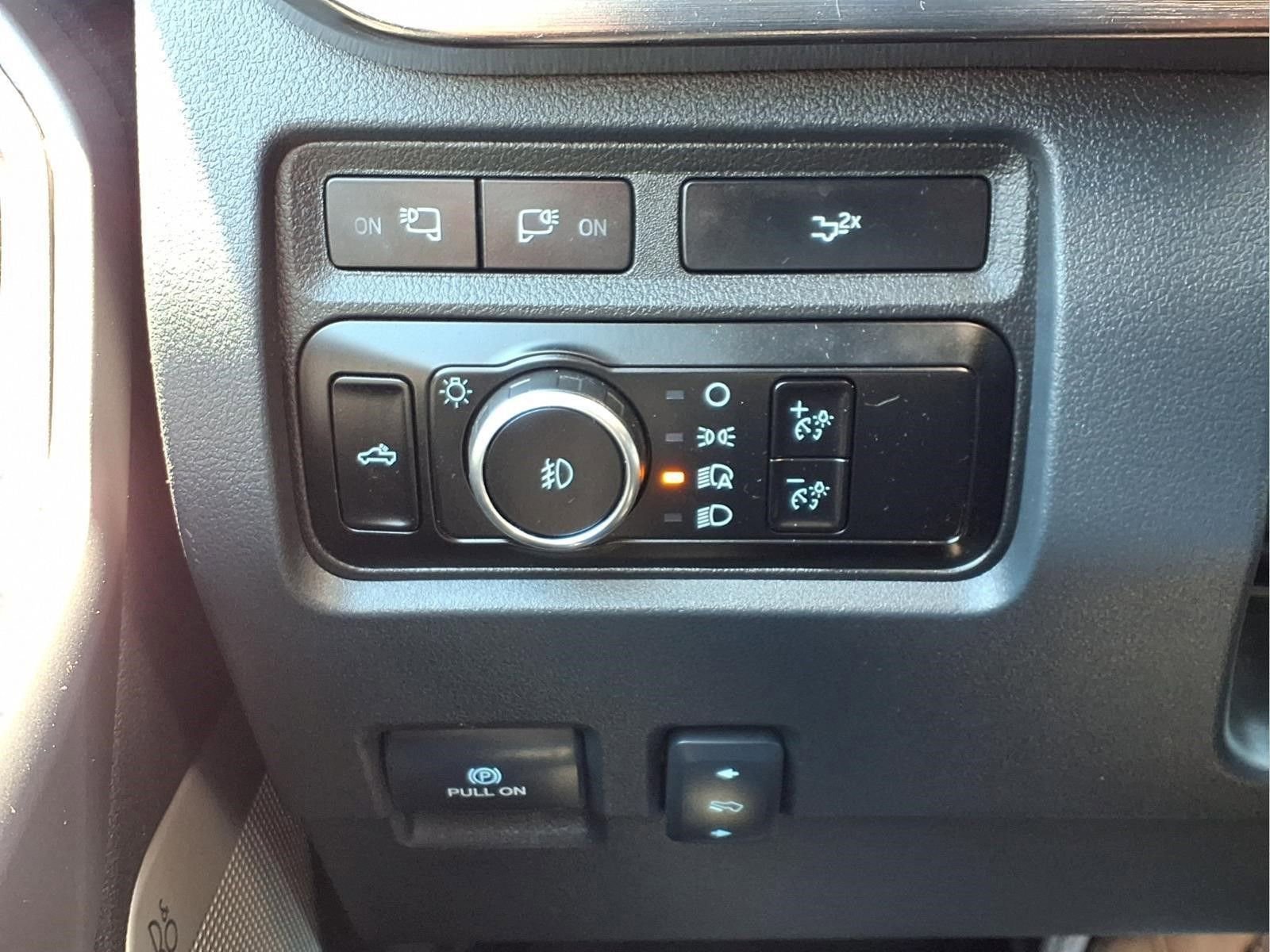Used 2023 Ford F250 Lariat w/ Lariat Ultimate Package AWD/4WD image 24
