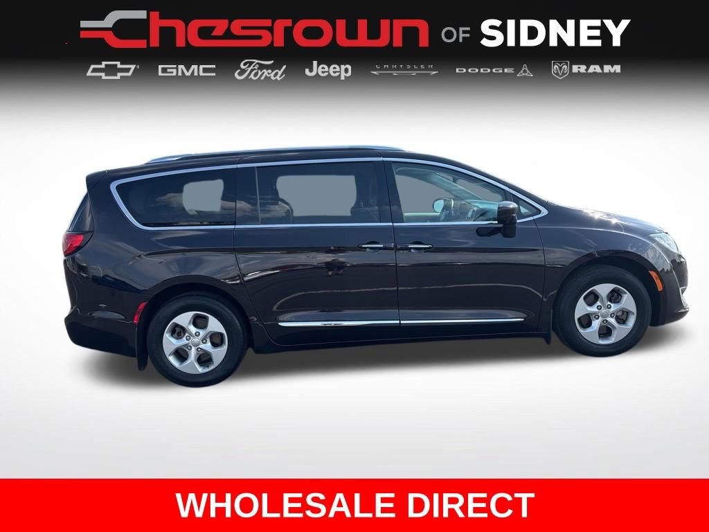 Used 2017 Chrysler Pacifica Touring-L Plus w/ Advanced Safetytec Group image 6
