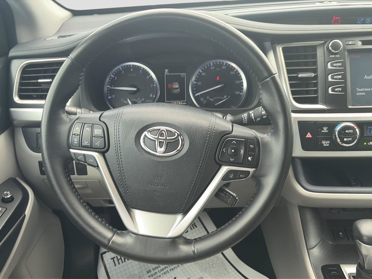 Used 2018 Toyota Highlander XLE FWD image 15