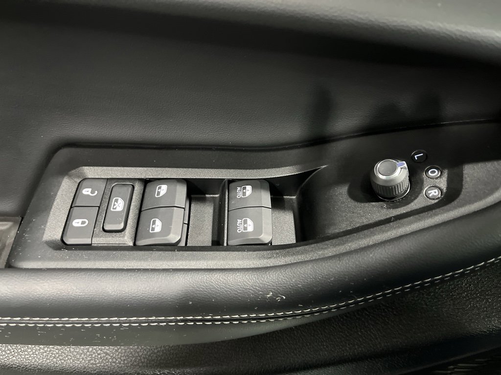 Used 2025 Jeep Grand Cherokee L Limited w/ Trailer Tow Package image 33