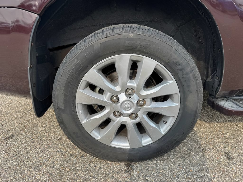 Used 2014 Toyota Sequoia Platinum AWD/4WD image 26