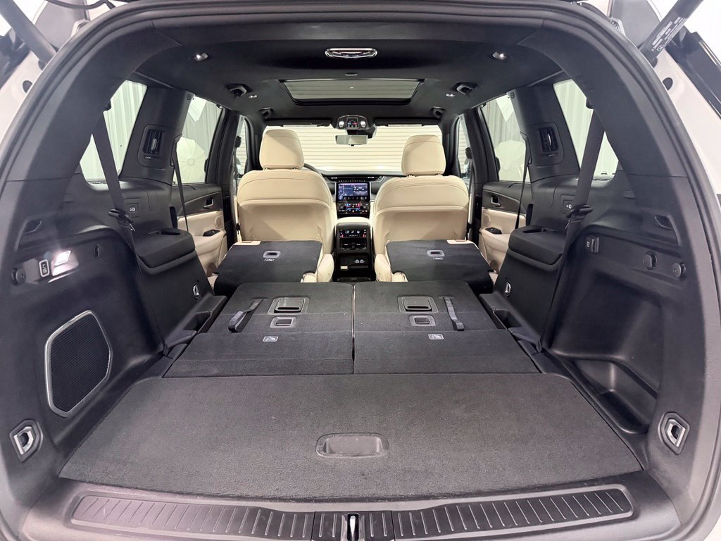 Used 2025 Jeep Grand Cherokee L Limited w/ Luxury Tech Group II RWD image 41