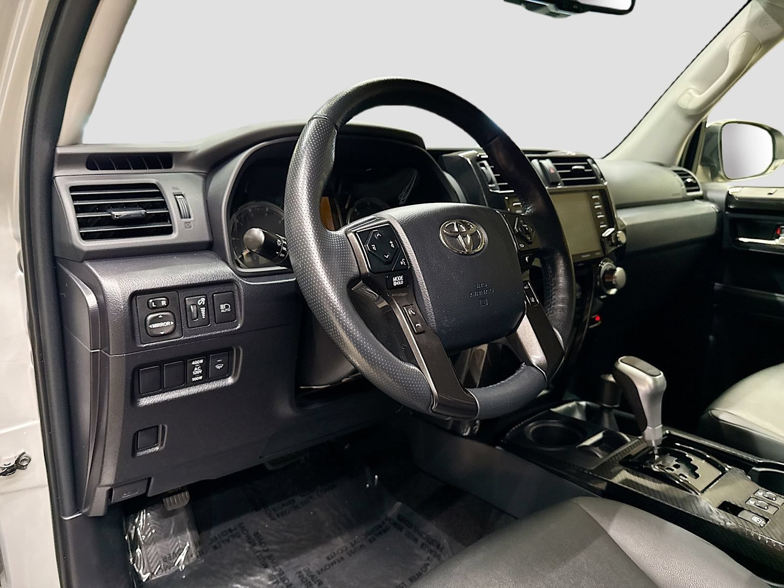 Used 2024 Toyota 4Runner TRD Off-Road Premium AWD/4WD image 10