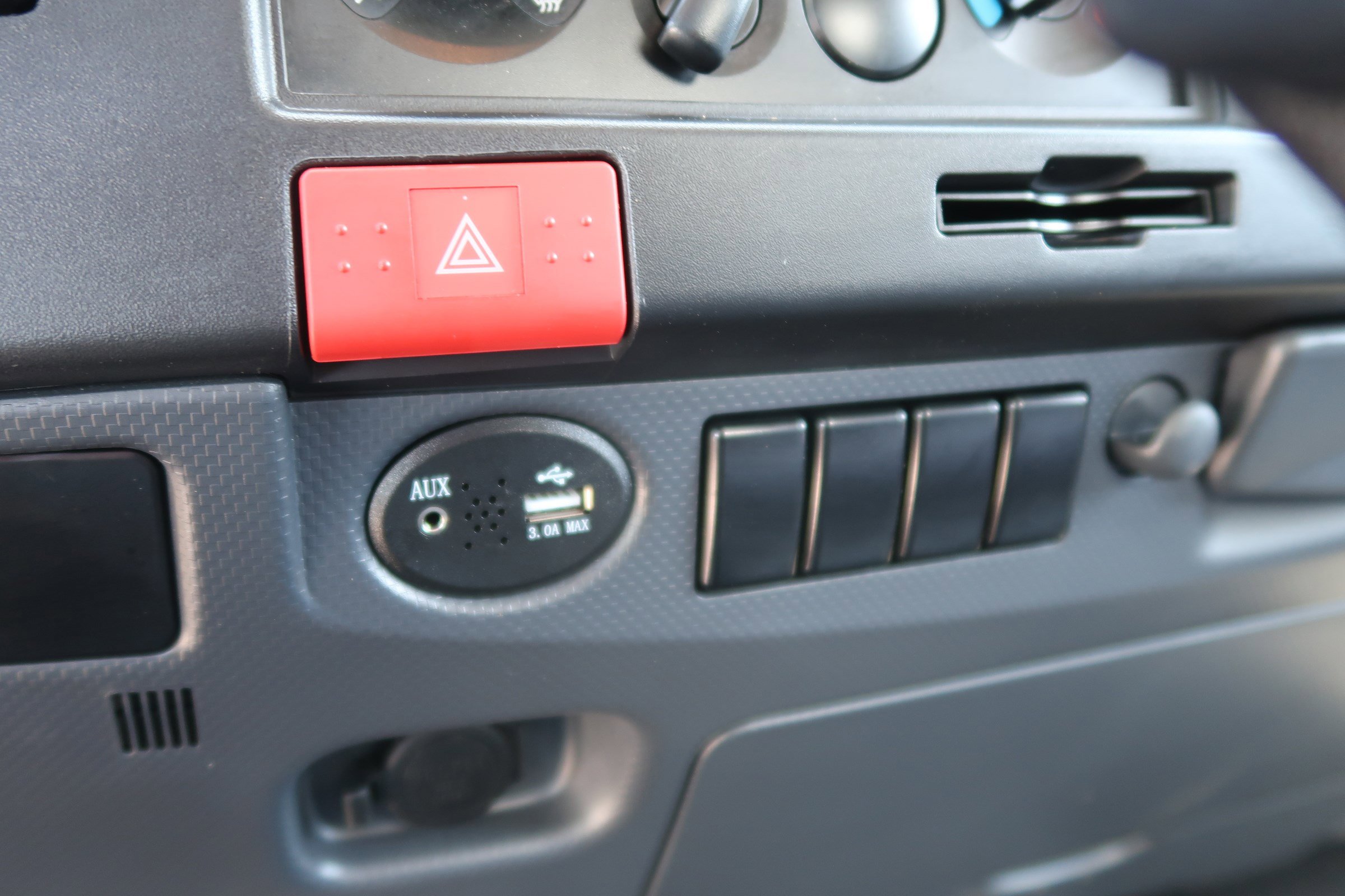 Used 2025 Chevrolet Low Cab Forward RWD image 29