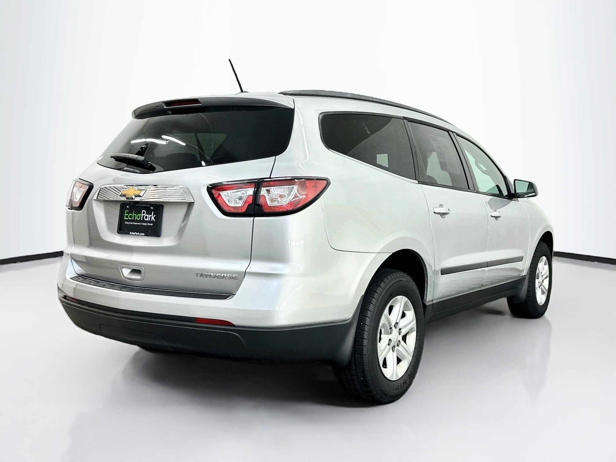 Used 2015 Chevrolet Traverse LS FWD image 9
