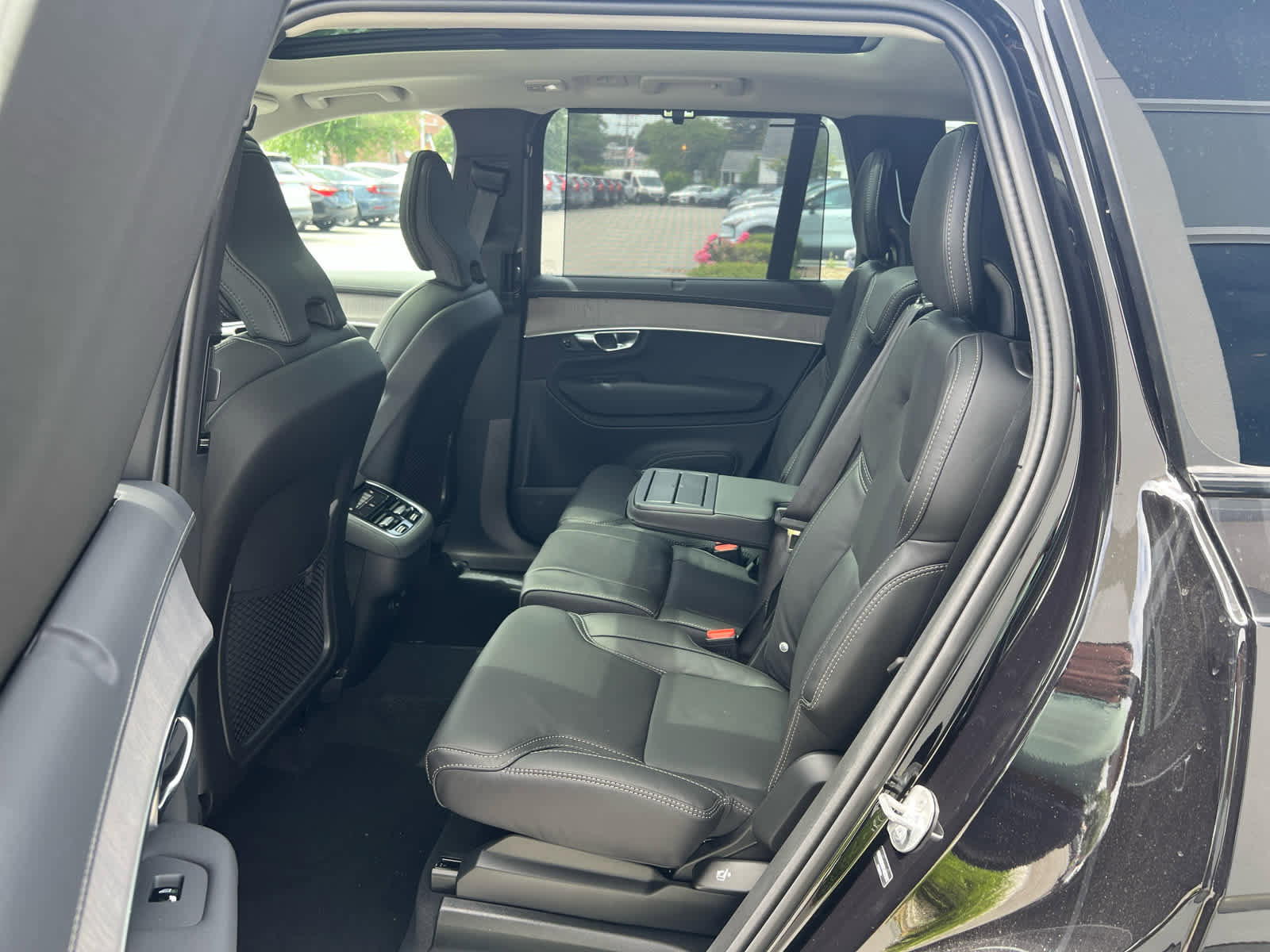New 2026 Volvo XC90 B6 Ultra w/ Protection Package Premier image 25