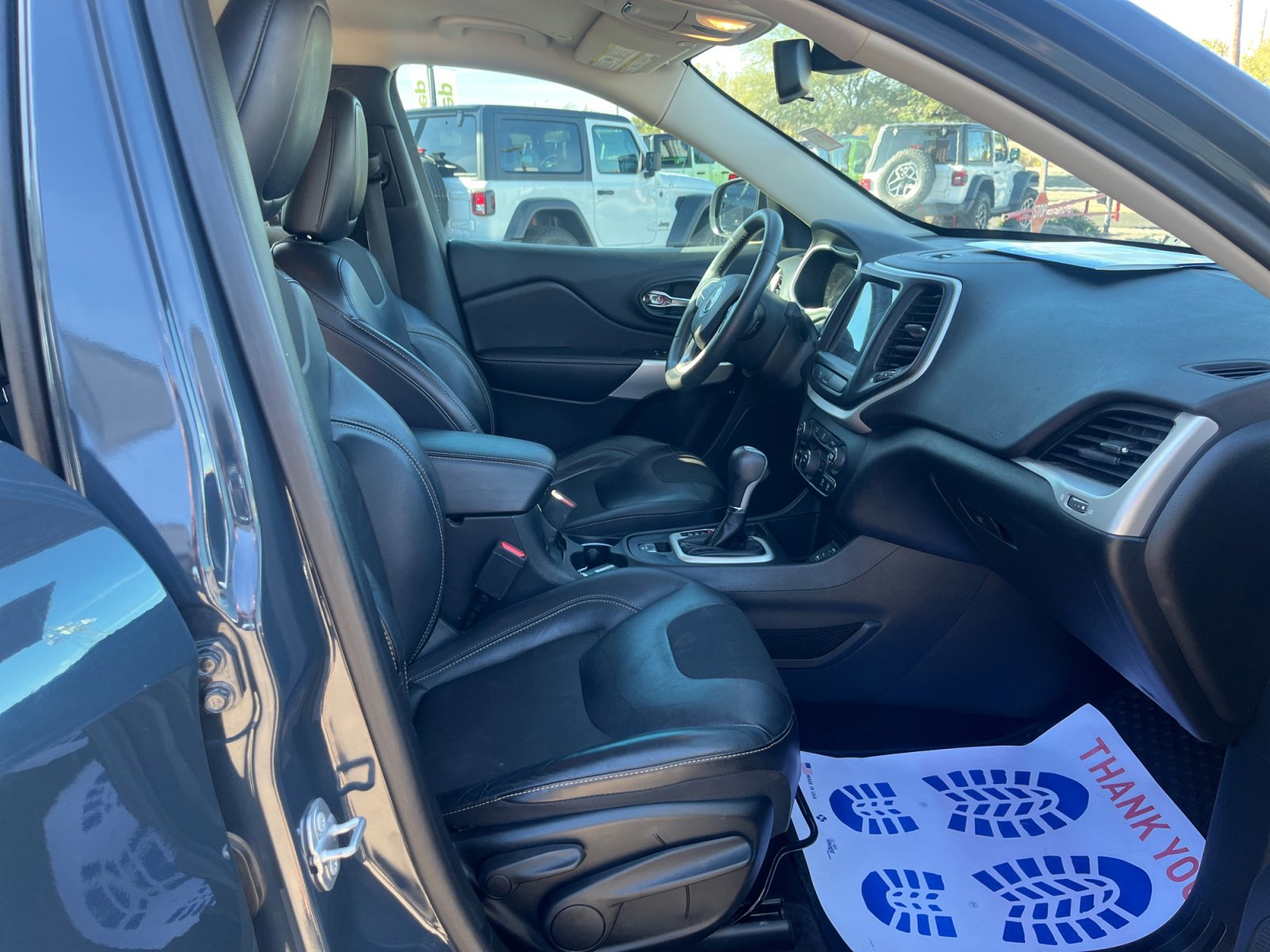 Used 2018 Jeep Cherokee Latitude Plus image 19