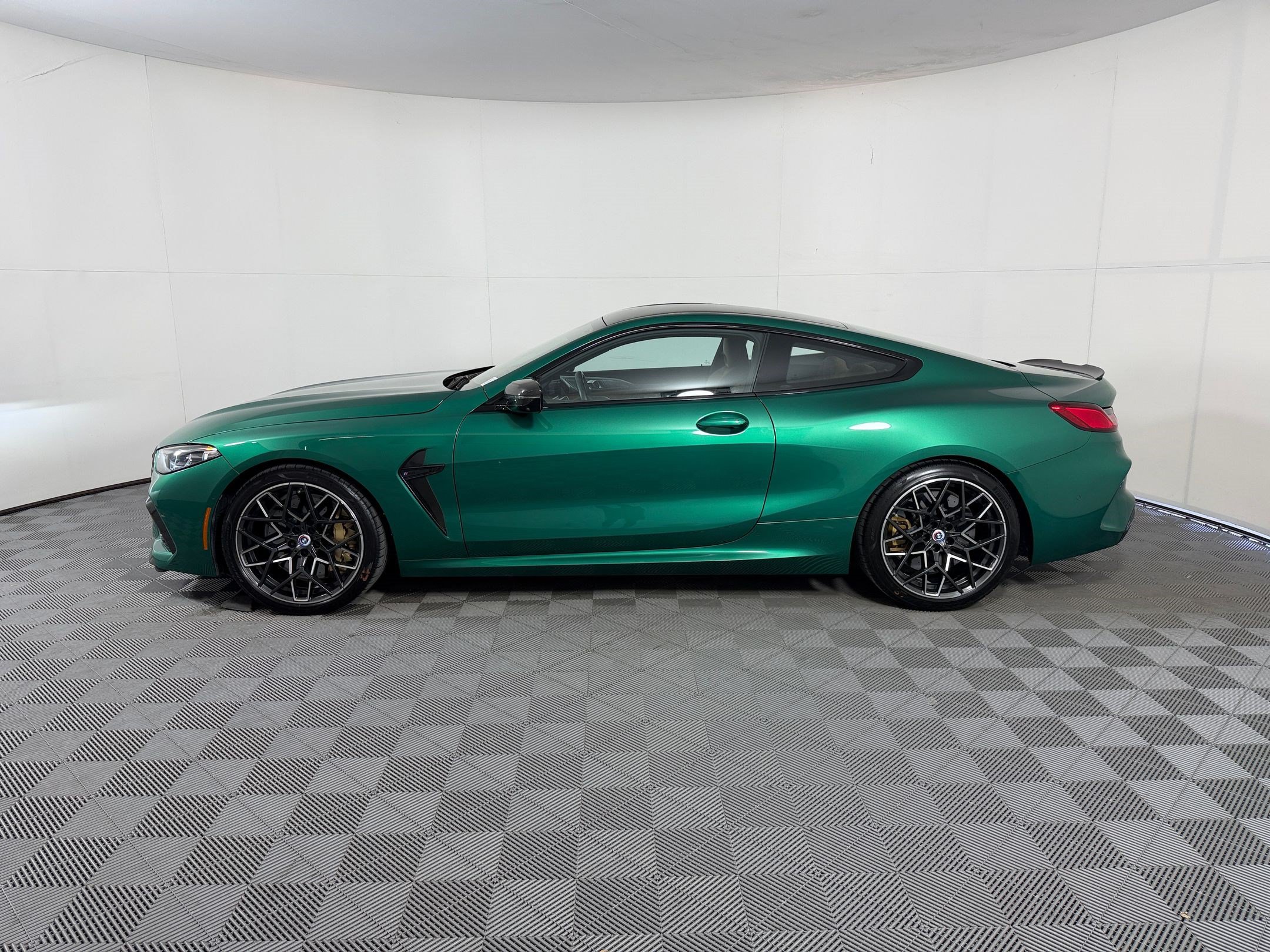 Used 2023 BMW M8 Competition w/ M Carbon Exterior Package AWD/4WD image 2