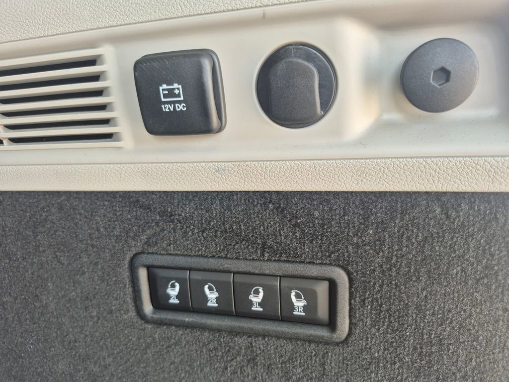 Used 2023 Jeep Grand Wagoneer Series II AWD/4WD image 13