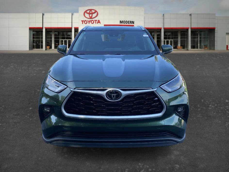 Certified 2025 Toyota Highlander XLE AWD/4WD video 2