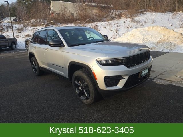 New 2025 Jeep Grand Cherokee Altitude w/ Trailer Tow Package