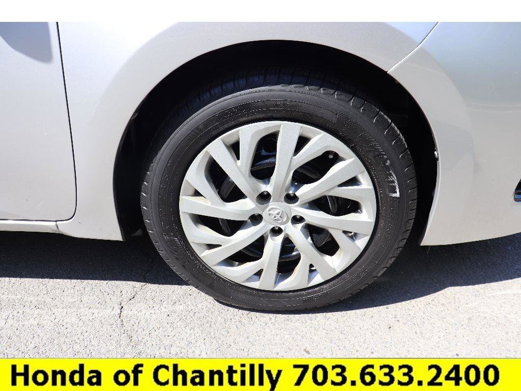 Used 2017 Toyota Corolla LE image 27