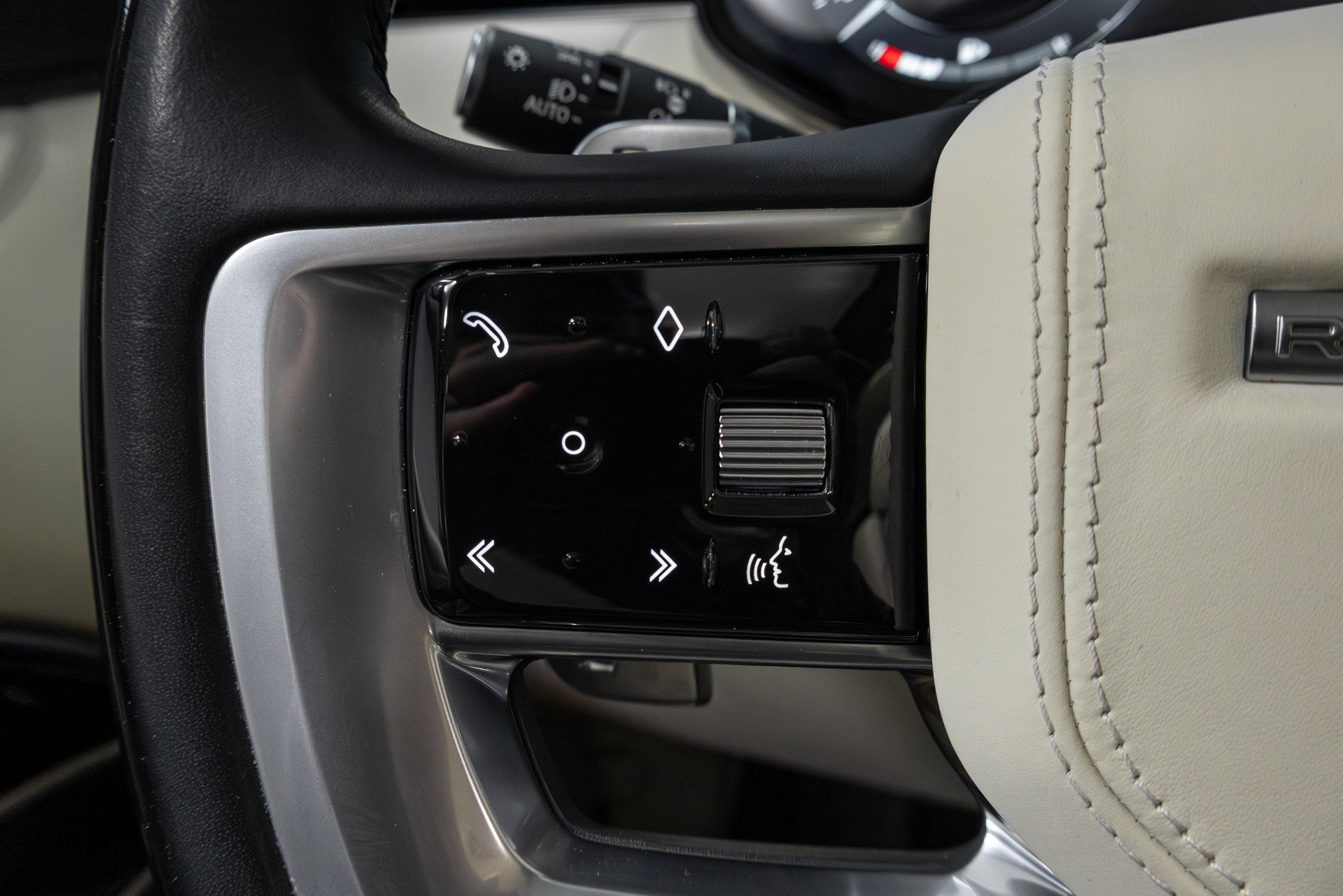 Used 2023 Land Rover Range Rover Long Wheelbase Autobiography image 60