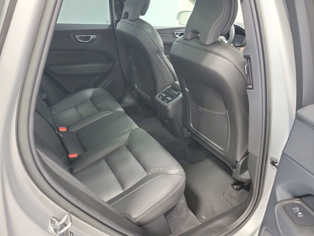 Used 2023 Volvo XC60 B6 Ultimate w/ Climate Package AWD/4WD image 19
