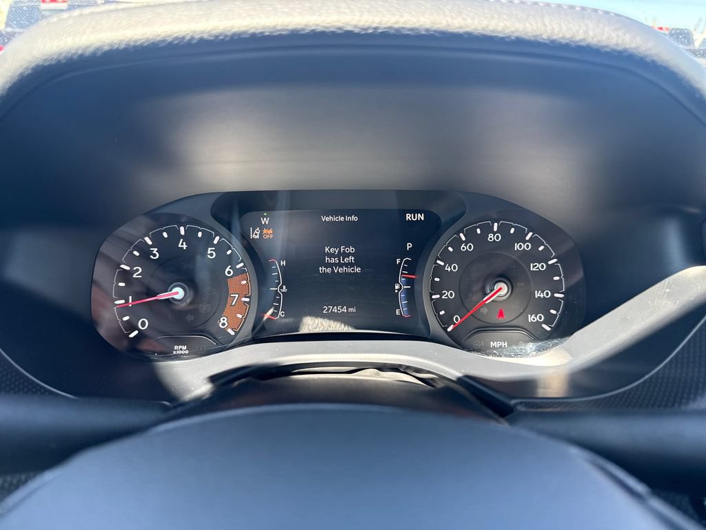 Used 2025 Jeep Compass Trailhawk AWD/4WD image 17