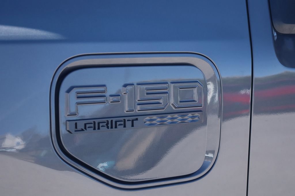 Used 2022 Ford F150 Lightning Lariat image 11