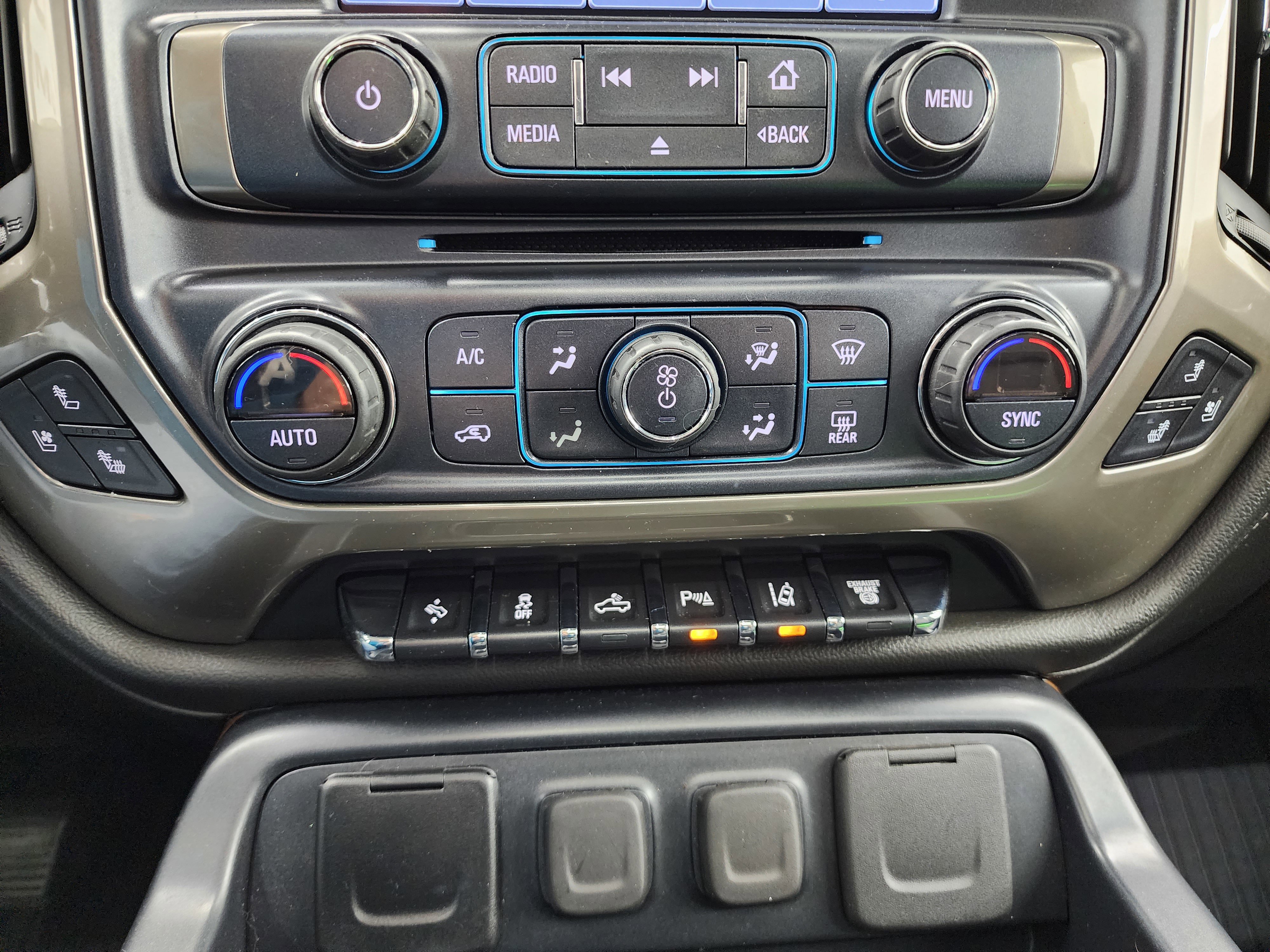 Used 2018 Chevrolet Silverado 3500 High Country w/ Duramax Plus Package image 44