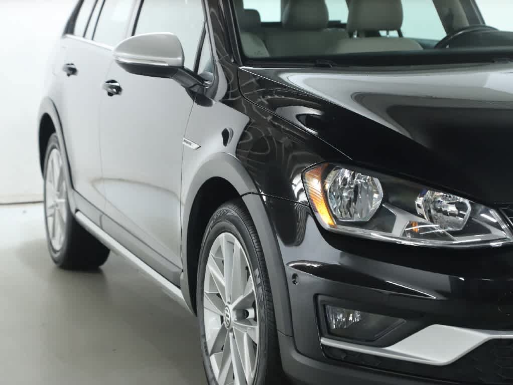 Used 2017 Volkswagen Golf Alltrack SE AWD/4WD image 8