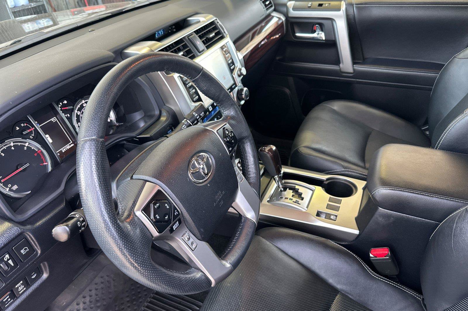 Used 2023 Toyota 4Runner Limited AWD/4WD image 10