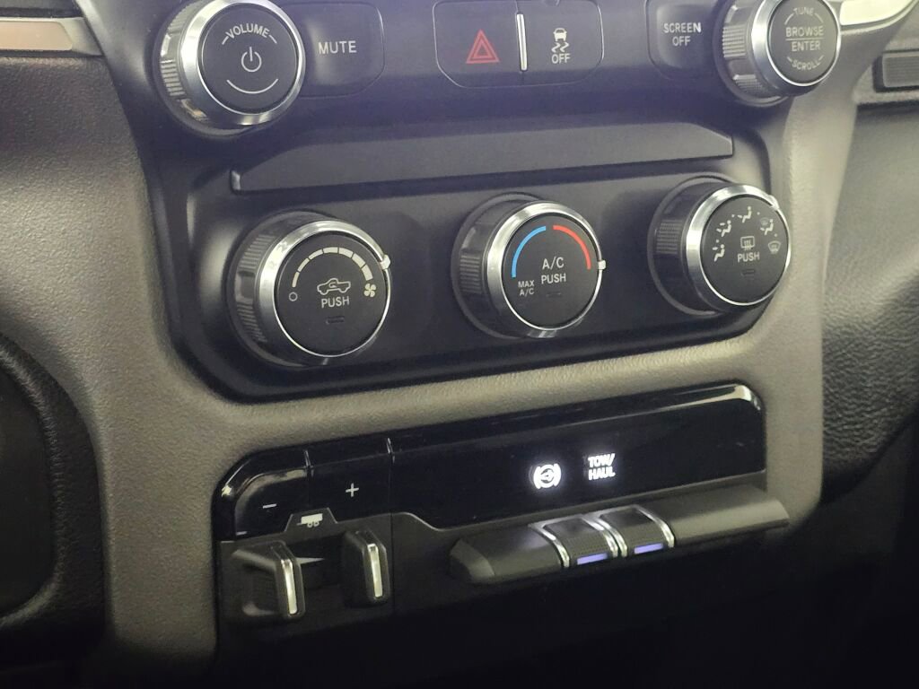 Used 2024 RAM 2500 Big Horn image 38