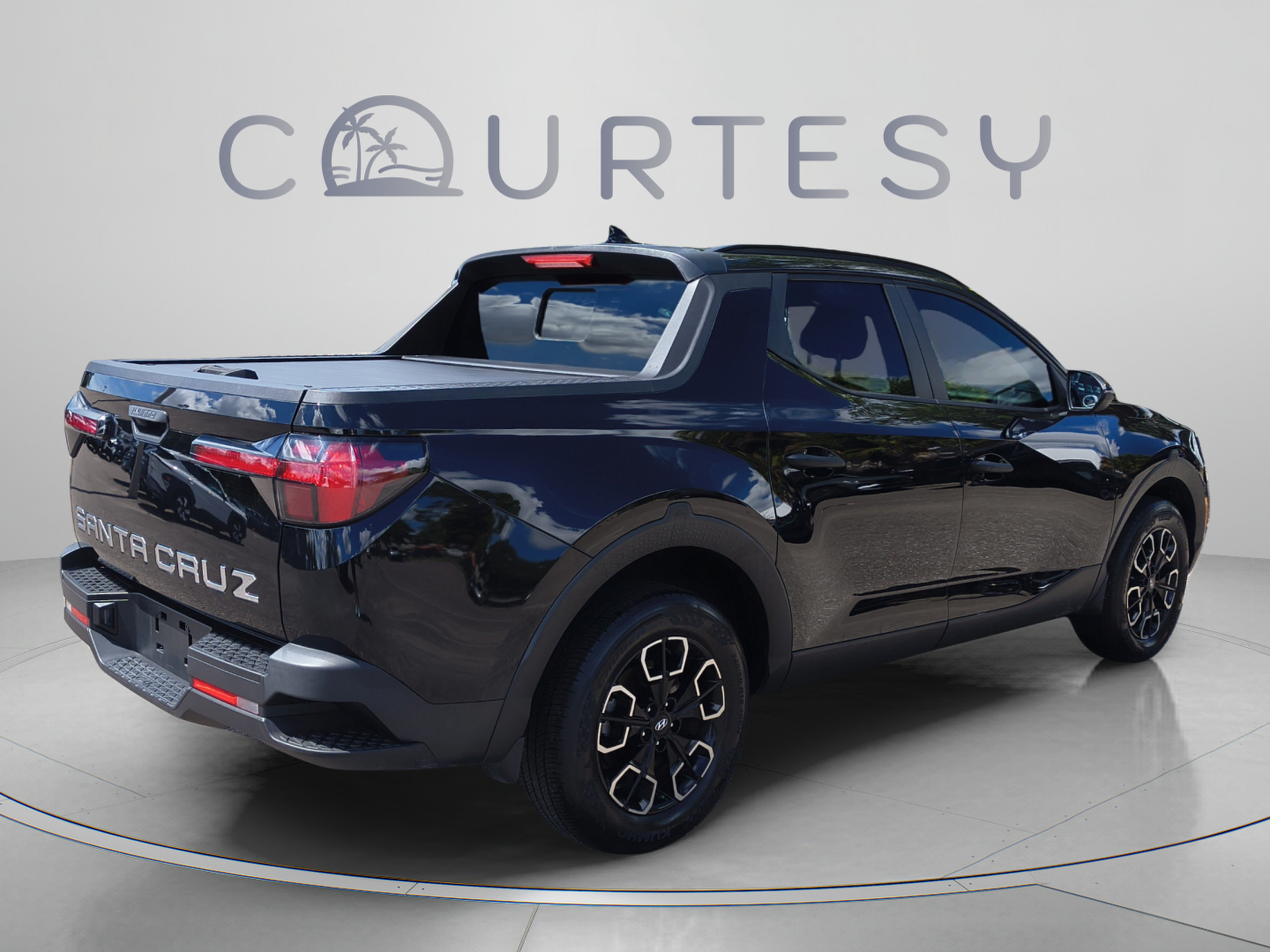 Used 2024 Hyundai Santa Cruz SEL w/ Activity Package FWD image 5
