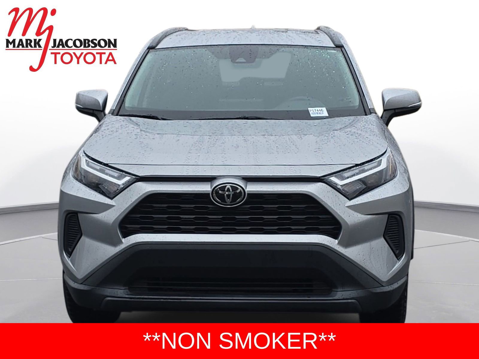 Used 2022 Toyota RAV4 XLE image 2