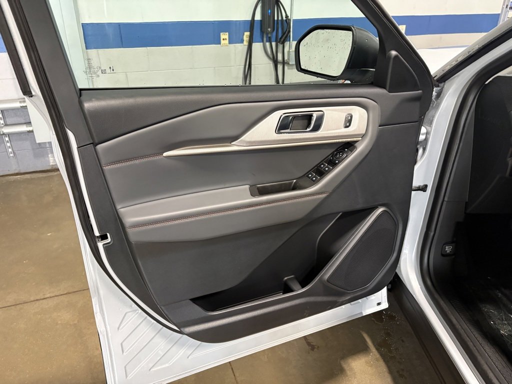 New 2026 Ford Explorer Active w/ Active Comfort Package image 19