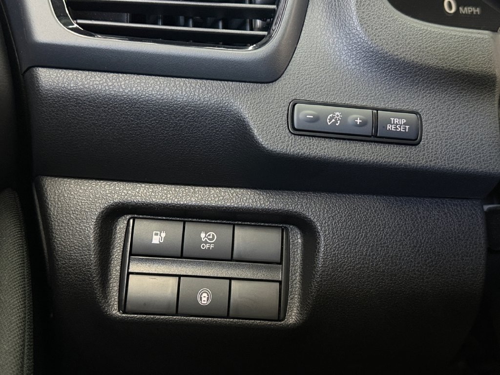 Used 2025 Nissan Leaf S FWD image 18