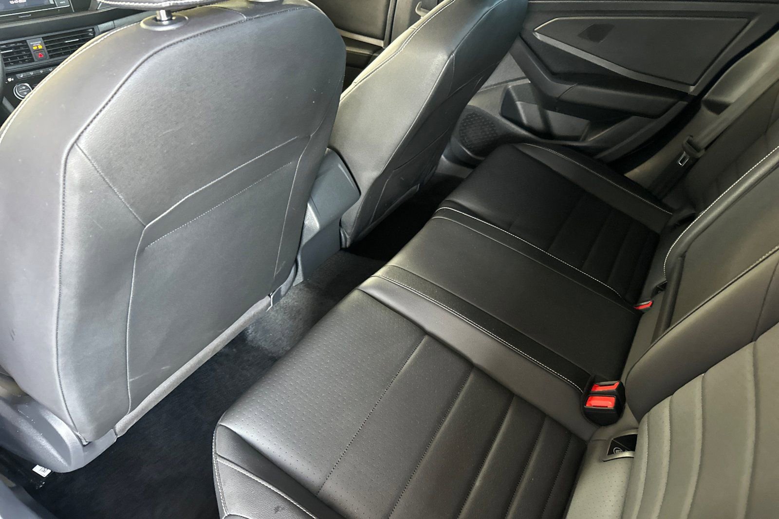 Used 2024 Volkswagen Jetta SE image 14