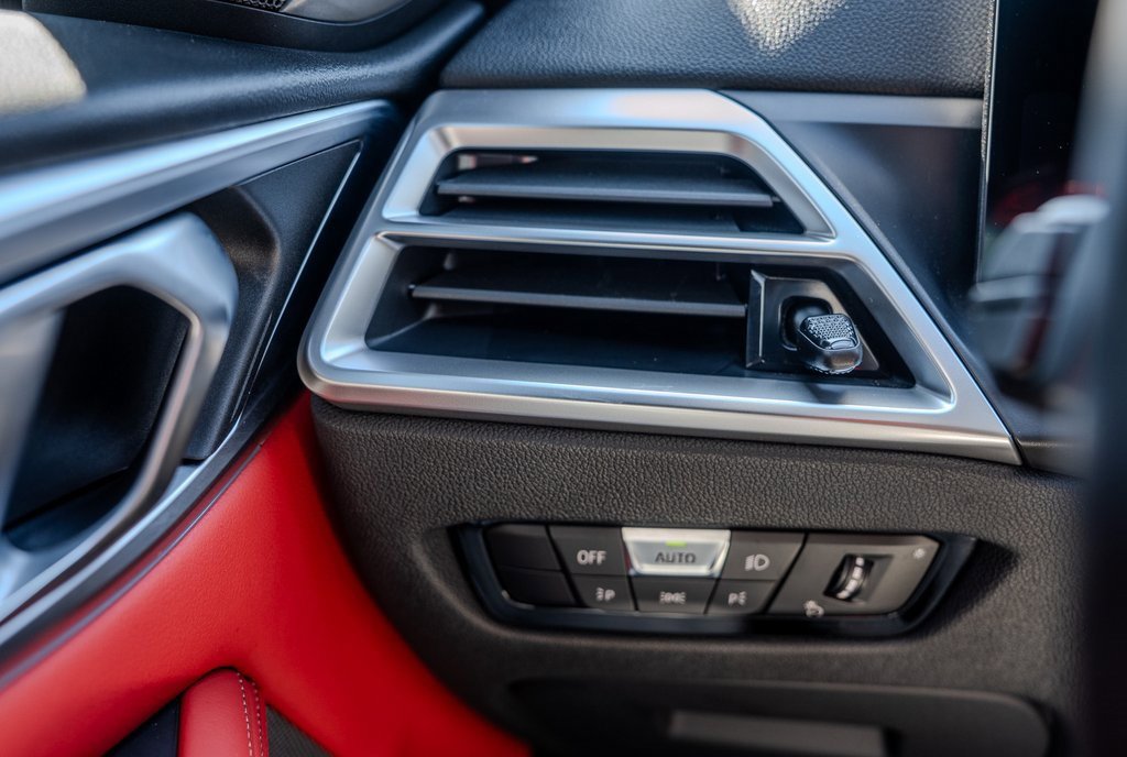 Used 2025 BMW M4 Competition image 8