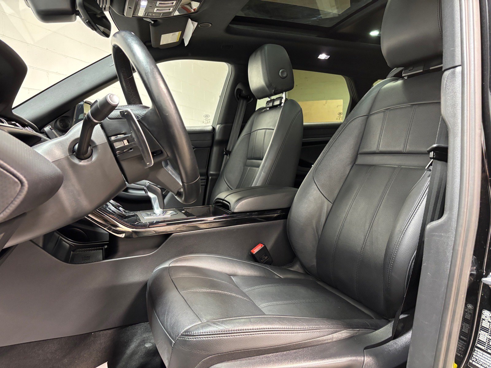 Used 2023 Land Rover Range Rover Evoque R-Dynamic S AWD/4WD image 22