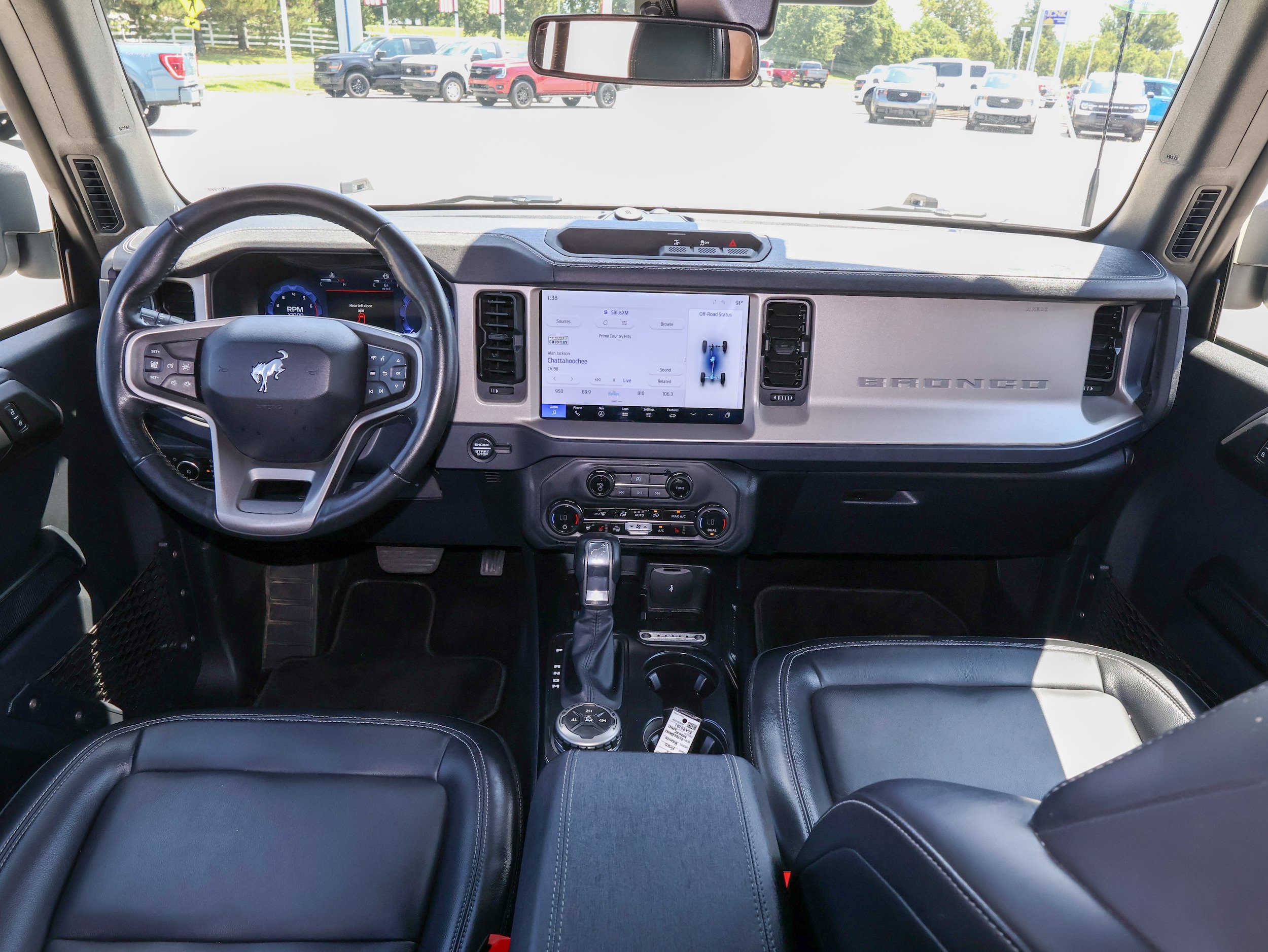 Used 2025 Ford Bronco Outer Banks AWD/4WD image 15