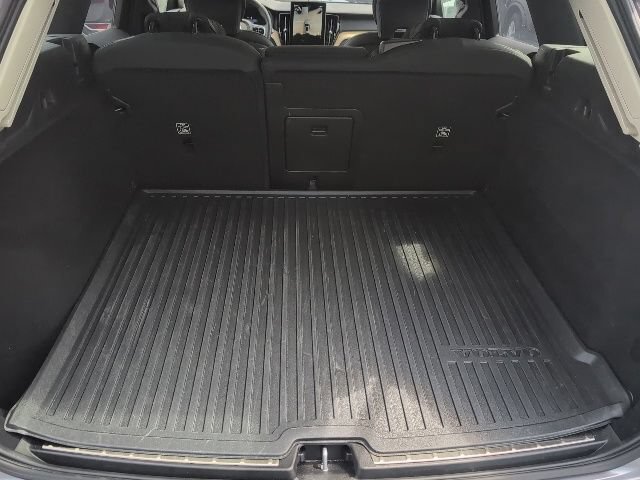 Used 2026 Volvo XC60 B5 Plus AWD/4WD image 17