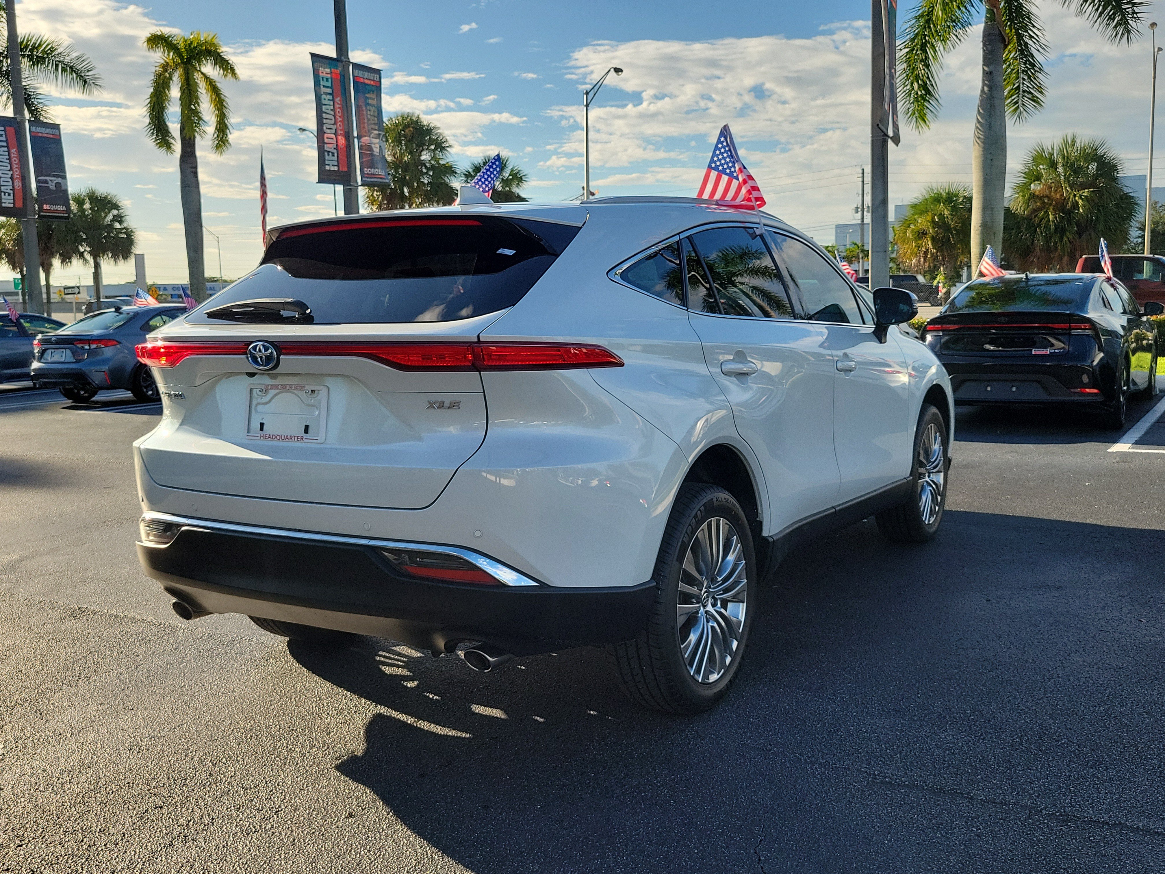 Used 2023 Toyota Venza XLE AWD/4WD image 11