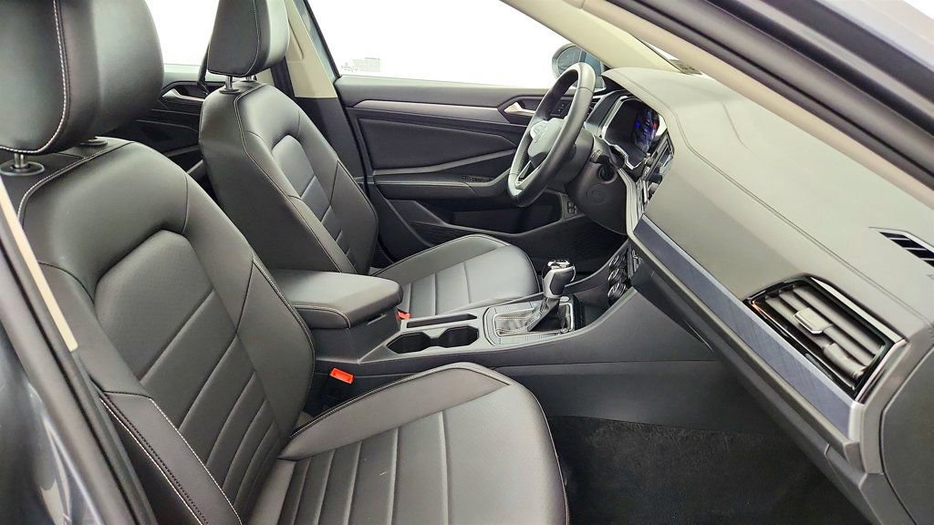 Used 2023 Volkswagen Jetta SE w/ Panoramic Sunroof Package FWD image 19