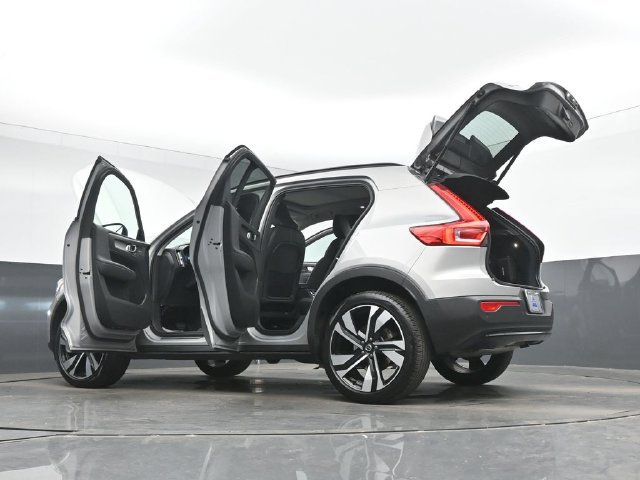 Used 2023 Volvo XC40 B5 Ultimate w/ Protection Package Premier AWD/4WD image 52