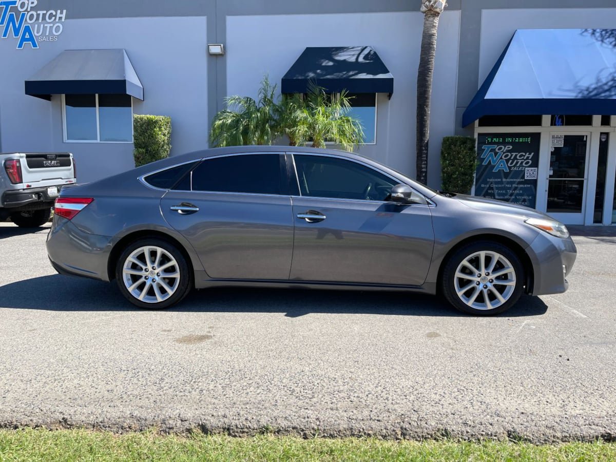 Used 2014 Toyota Avalon XLE Touring FWD image 4