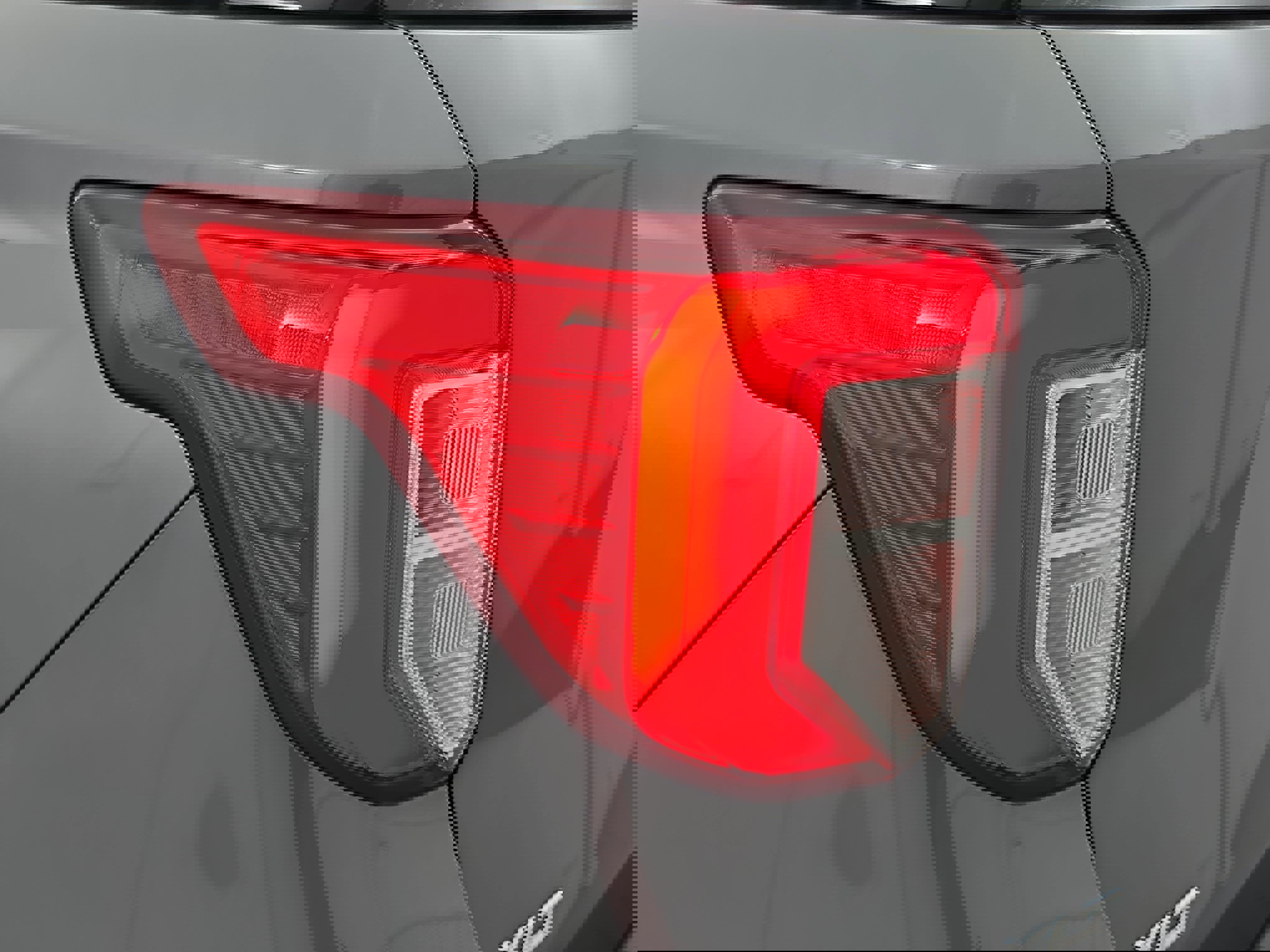 Used 2022 Ford Explorer XLT w/ Class IV Trailer Tow Package image 34