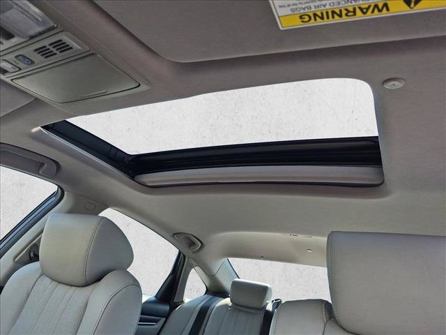 Used 2018 Honda Accord Touring image 16