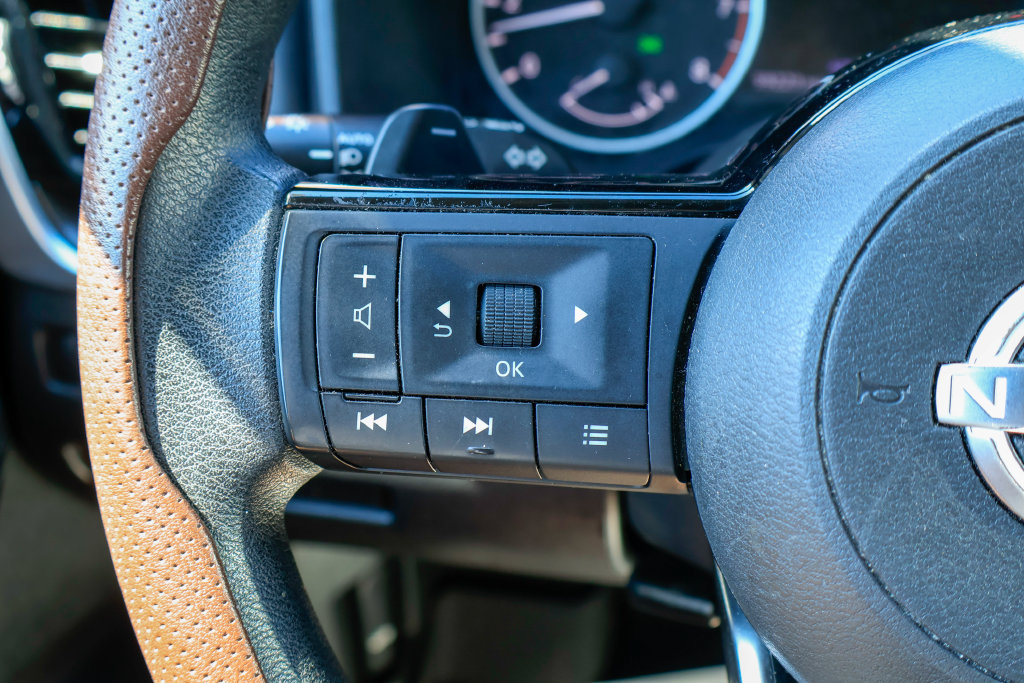 Used 2022 Nissan Rogue SV AWD/4WD image 12