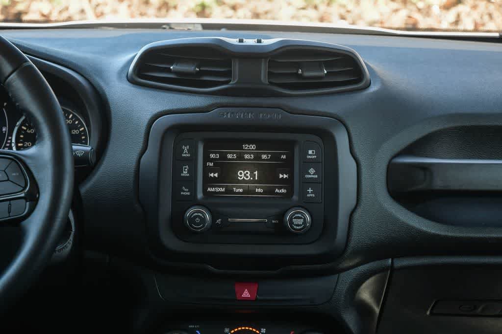 Used 2017 Jeep Renegade Altitude FWD image 13