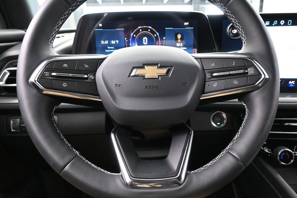Used 2026 Chevrolet Traverse LT FWD image 24
